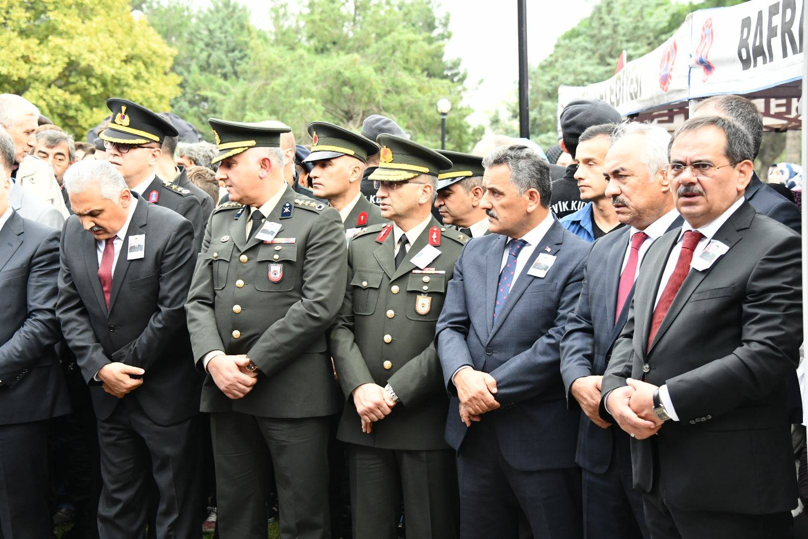 Şehidimizi vatan toprağına verdik